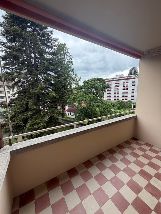 Apparemment lumineux de 3 pièces au centre d'Yverdon 9