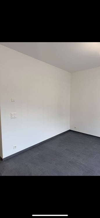 Magnifique studio avec terrasse, résidence moderne à Sion 2