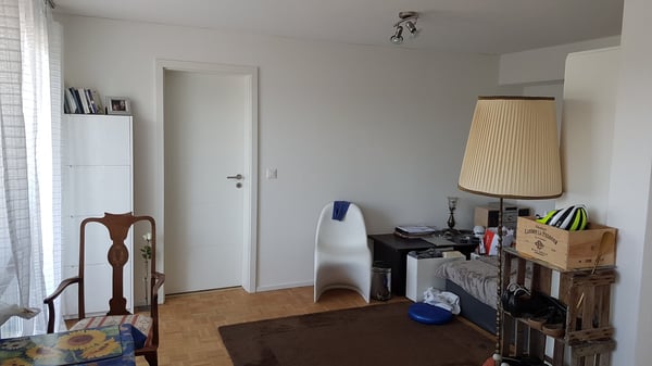 Attraktive 2.5-Zi.-Wohnung mit Rheinblick und Balkon 2