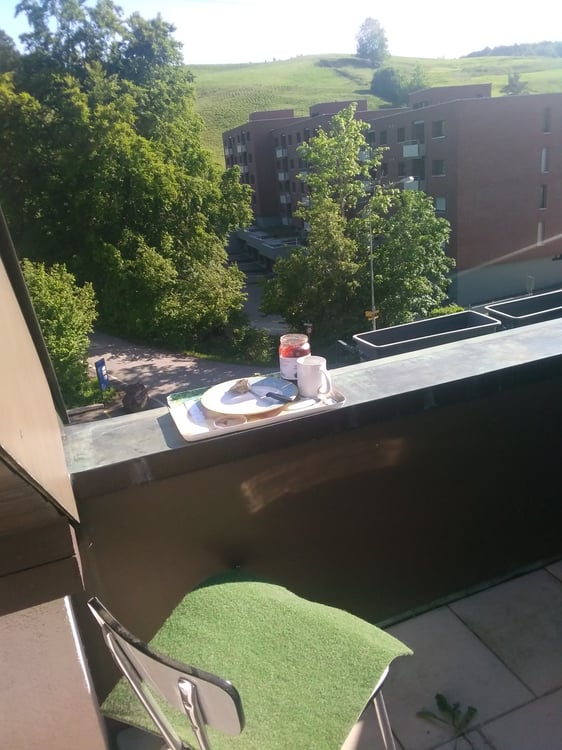 Möbliertes Zimmer frei ab 1. Juli für eine 2. Frau in WG 5