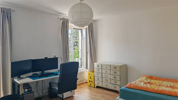 Bright room in a shared flat in central Lausanne (Riponne) 4