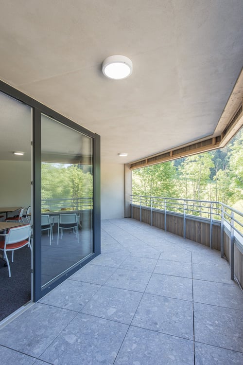 Appartement 2 pièces moderne avec balcon et vue sur fôret 3