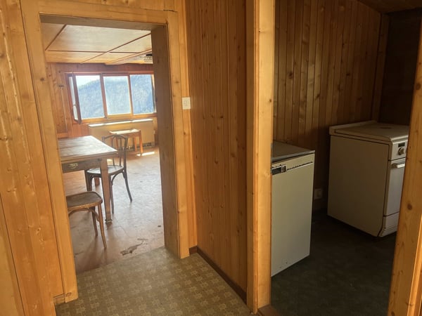 2 pièces avec cuisine, salle de bains + terrasse à Albinen. 3