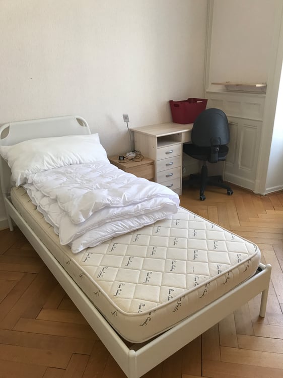 Chambre meublée à louer à étudiant/e UNIQUEMENT 2