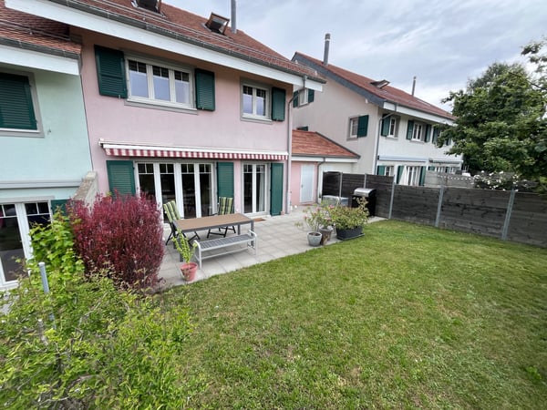 Charmante maison mitoyenne de 3 étages à Etoy 2