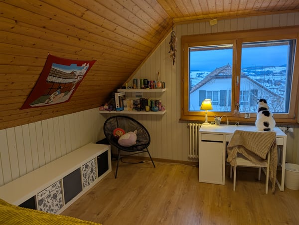 Maison villageoise 3 chambres, 1 bureau, grand exterieur 4