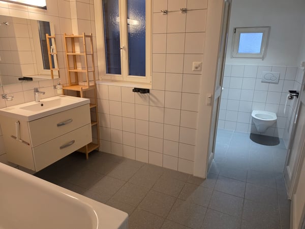 Appartement 4 pièces avec balcon à La Neuveville 5