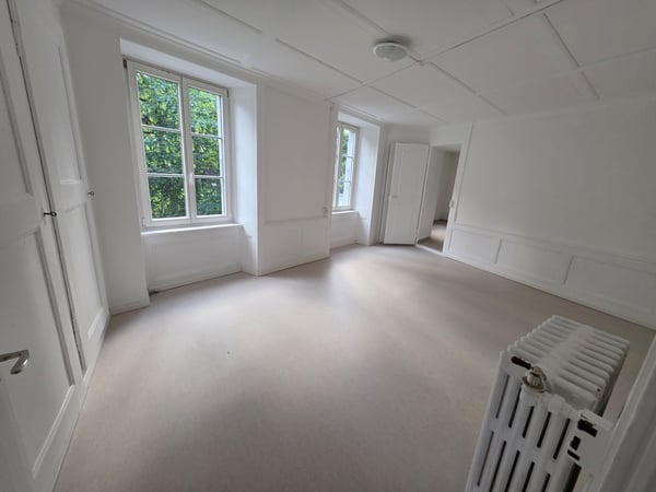 Appartement 4 pièces avec balcon à La Neuveville 3