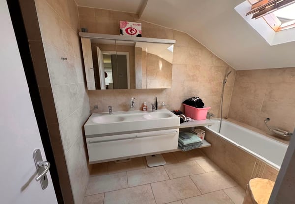 Spacieux appartement en attique de 5.5 pièces à Pully 4