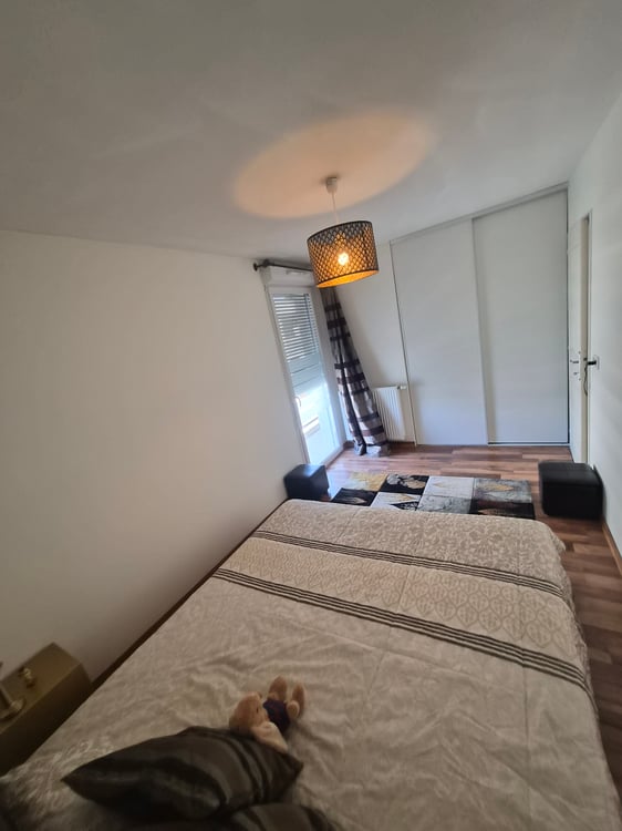 Chambre a louer au pas de l'échelle 2