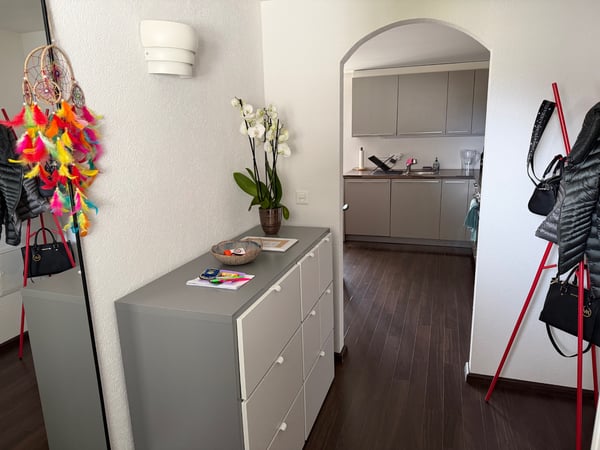 Grand 2,5 pces de 85m2 à louer au Mont-sur Lausanne 3