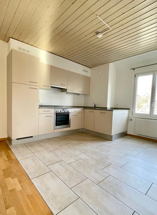 Colombier, joli 3 pièces dans un petit immeuble avec cachet. 1