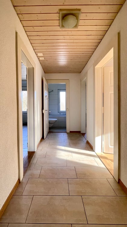 Colombier, joli 3 pièces dans un petit immeuble avec cachet. 4