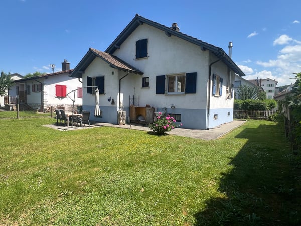 Maison familiale avec jardin et grands volumes à Porrentruy 1