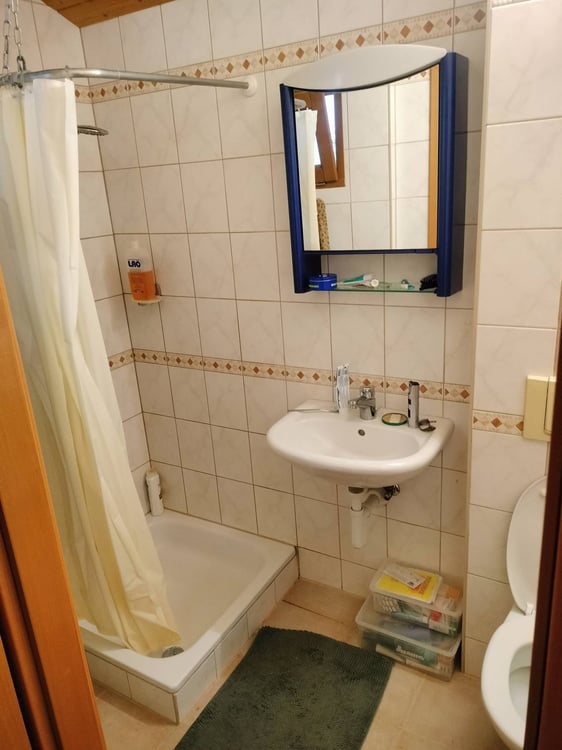 Studio Indépendant avec balcon et place de parc 5