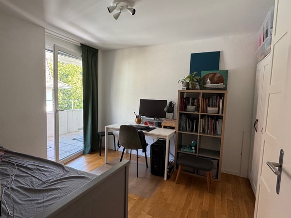 Apparemment lumineux 3,5 p, grand balcon Parc de Valency 5