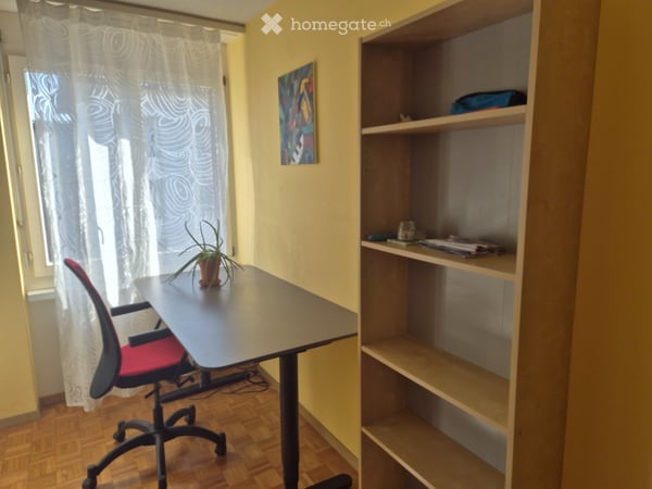 Möbliertes WG-Zimmer mit eigenem Badezimmer in Zürich 3