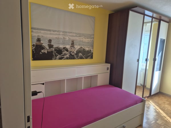 Möbliertes WG-Zimmer mit eigenem Badezimmer in Zürich 2
