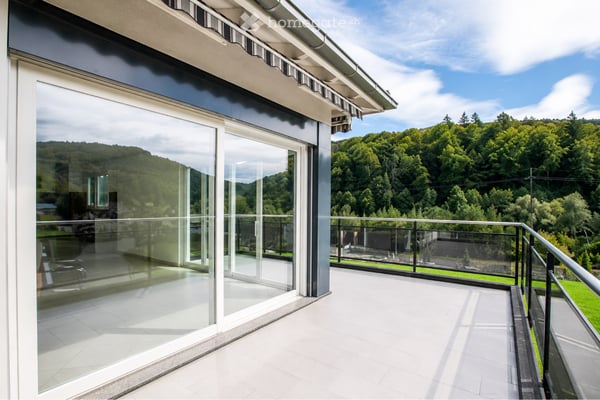 Dernier étage avec terrasse et vue sur la nature 2