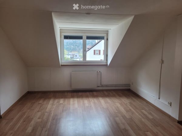 A louer Bel Appartement Mansardé 5,5 pièces. à St-Imier 3