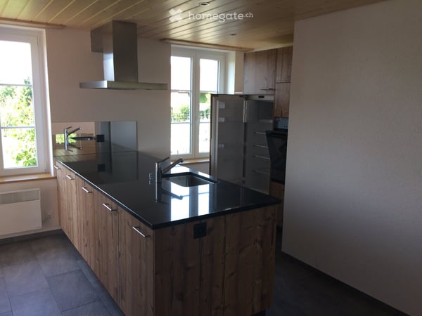 schöne 2.5 Zimmer Wohnung in Bauernhaus 2