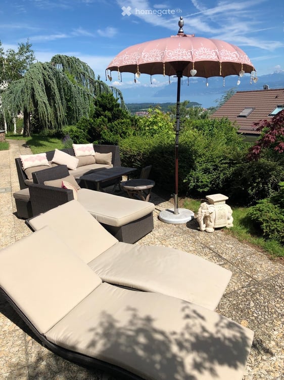 Appartement avec jardin à renover vue lac 1