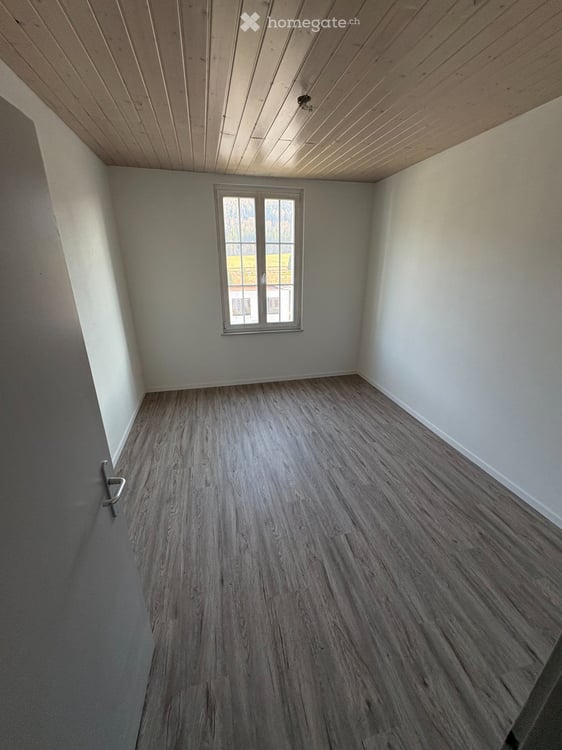 Superbe 3.5pcs entièrement rénové à St-Imier 4