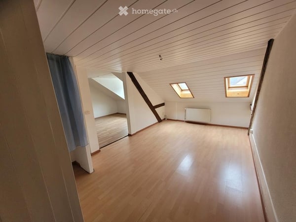 A louer Bel Appartement Mansardé 5,5 pièces. à St-Imier 4