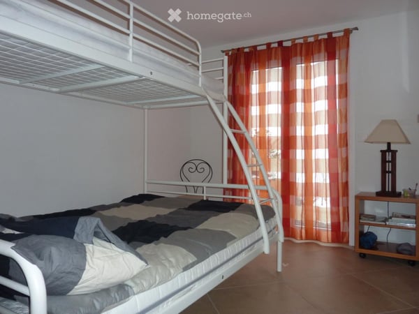 Logement 2 chambres , cuisine , salle de bains et terrasse 3