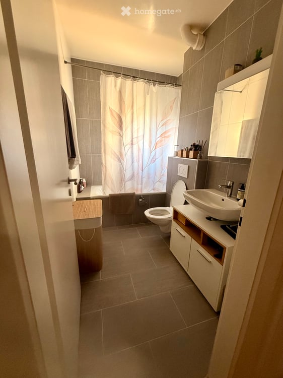 Beau 2,5 pièces spacieux et lumineux avec balcon à Neuchâtel 2