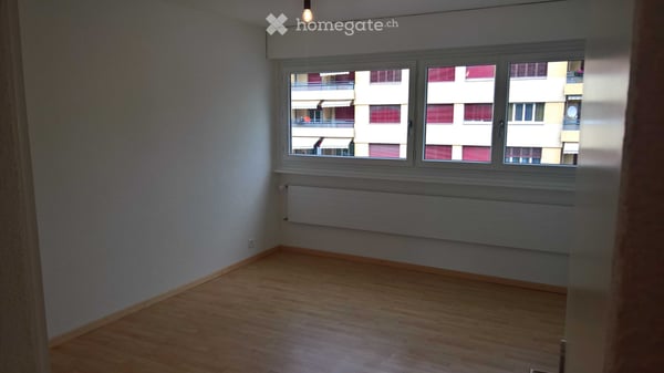A Vendre Appartement traversant de 4.5 pièces 2