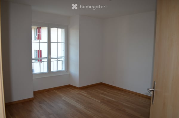 A remettre pour le 1er octobre, spacieux appartement de 4,5p 3