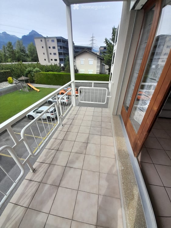 Charmant studio avec balcon à louer à Aproz 4
