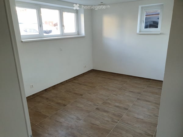 helle, moderne 3.5 Zimmerwohnung mit Gartensitzplatz 3
