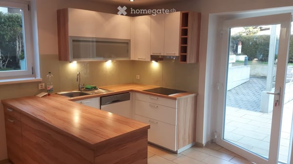 helle, moderne 3.5 Zimmerwohnung mit Gartensitzplatz 2