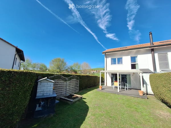 Maison jumelée d'angle 5.5 pièces avec jardin à Treyvaux 1