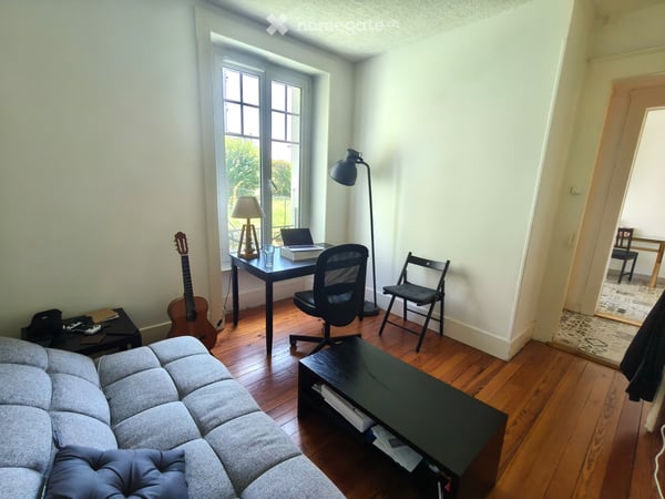 Appartement de deux pièces, disponible le 1er juillet 5