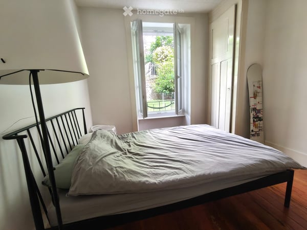 Appartement de deux pièces, disponible le 1er juillet 4