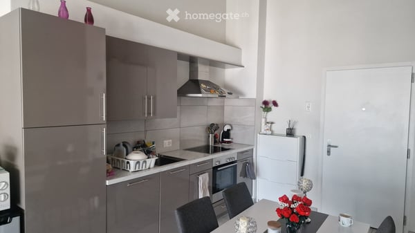 Appartement très lumineux de 2.5 pces à l'attique 2