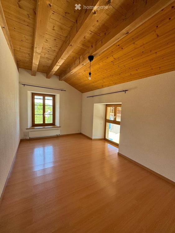 Bel appartement à louer dans maison villageoise à Yens 4