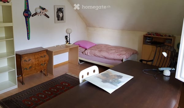 Grande chambre meublée 2