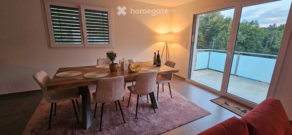 Appartement de 5.5 Pièces en triplex à Valangin 2