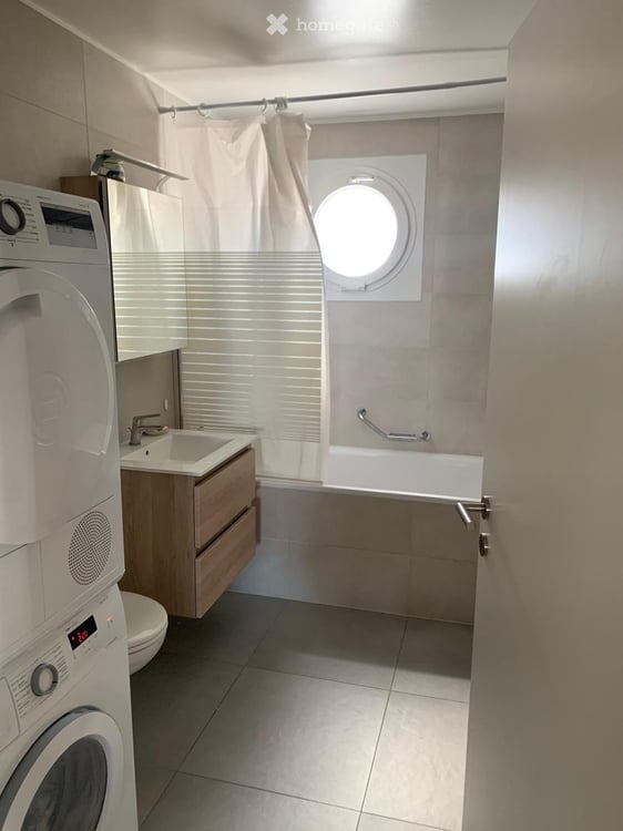Appartement 4.5 pièces au centre Montreux, Reprise de bail 3