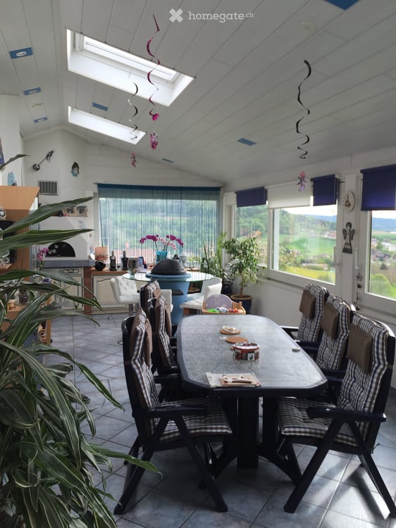 Grand appartement Duplex 7,5 pces_4 places de parc_jardin 2