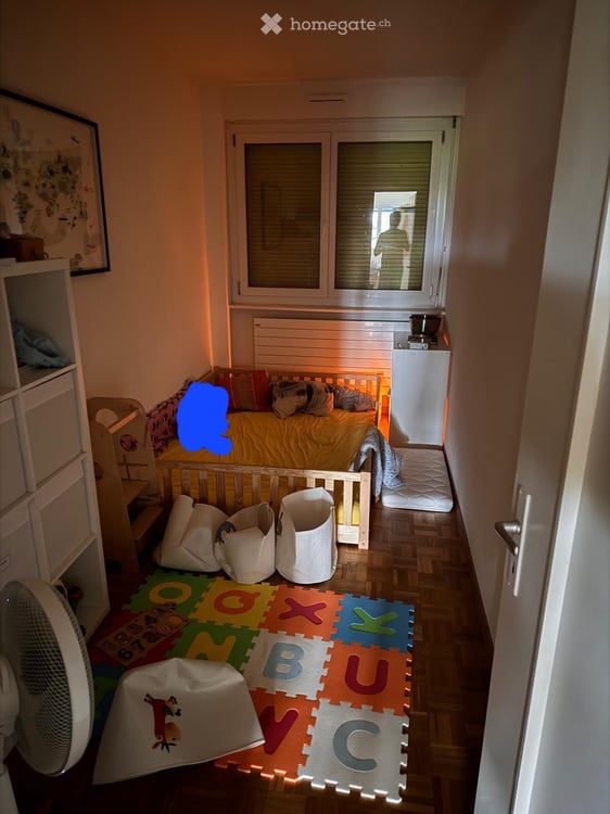 5p 88m2 6e étage 2500chf + 250 parking Servette dès 1 août 2