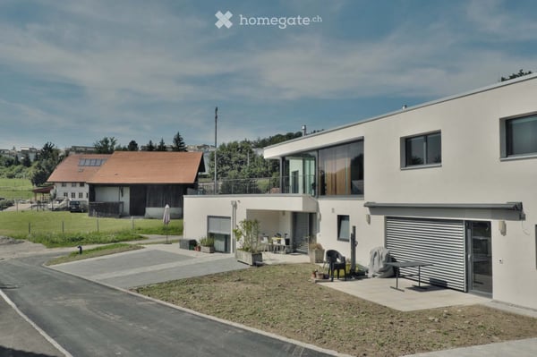 Beau studio lumineux de plain-pied avec terrasse 1