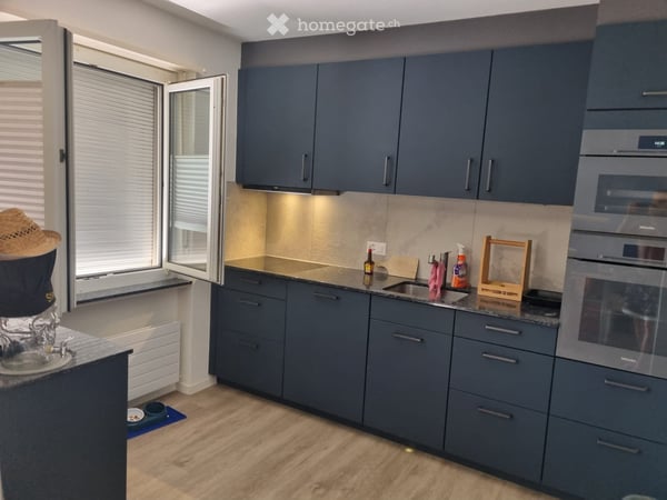 Stilvoll renovierte 2.5 Zimmerwohnung mit Balkon 3