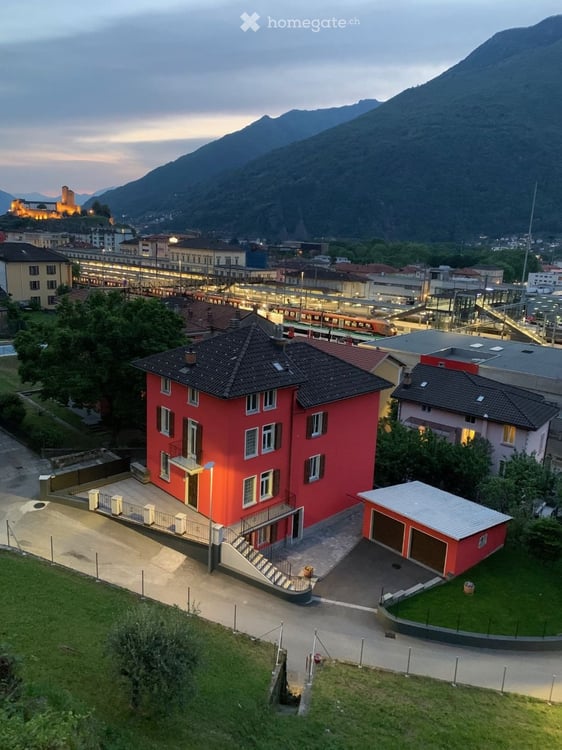 casa di 3 appartamenti a Bellinzona-Daro, posizione unica 1