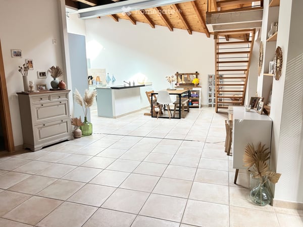 Super duplex 3.5 pièces avec terrasse couverte et cachet 3