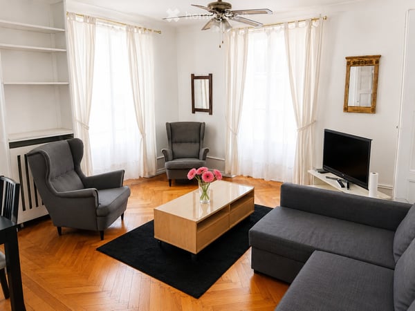 EAUX VIVES, APPARTEMENT LUMINEUX MEUBLÉ 2
